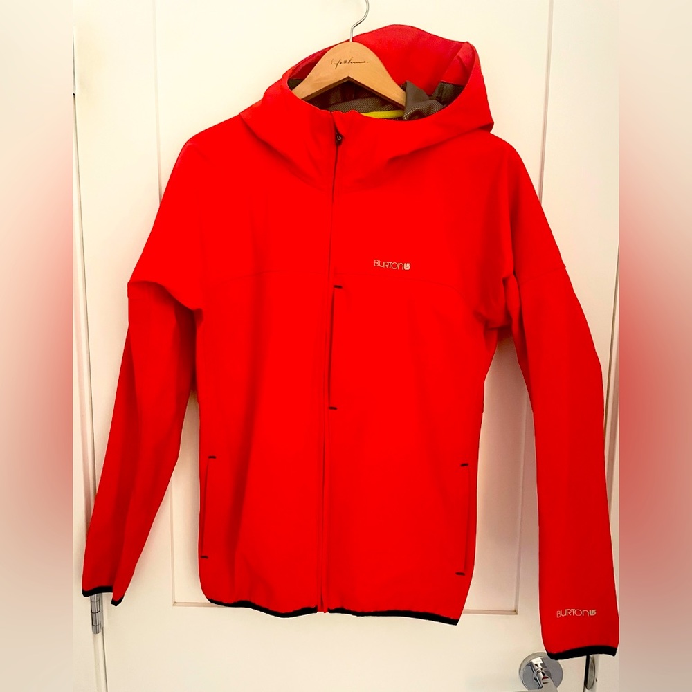 Burton Gortex Shell. Red. Boys Size Large.